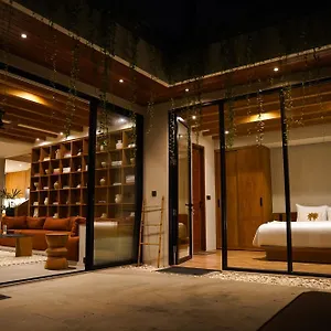 https://villa-urban-retreat-villas-satu-seminyak.hotelsseminyak.net