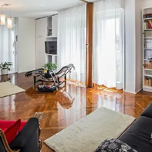 https://apartment-eleven.splithotels.org